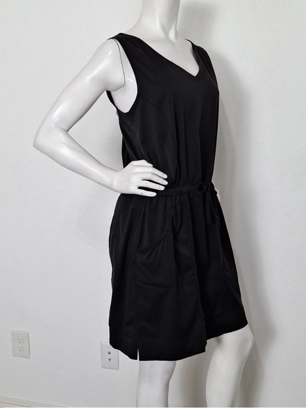 The North Face Black Pockets Drawstring Waist Outdoor Gorpcore Dress Size L